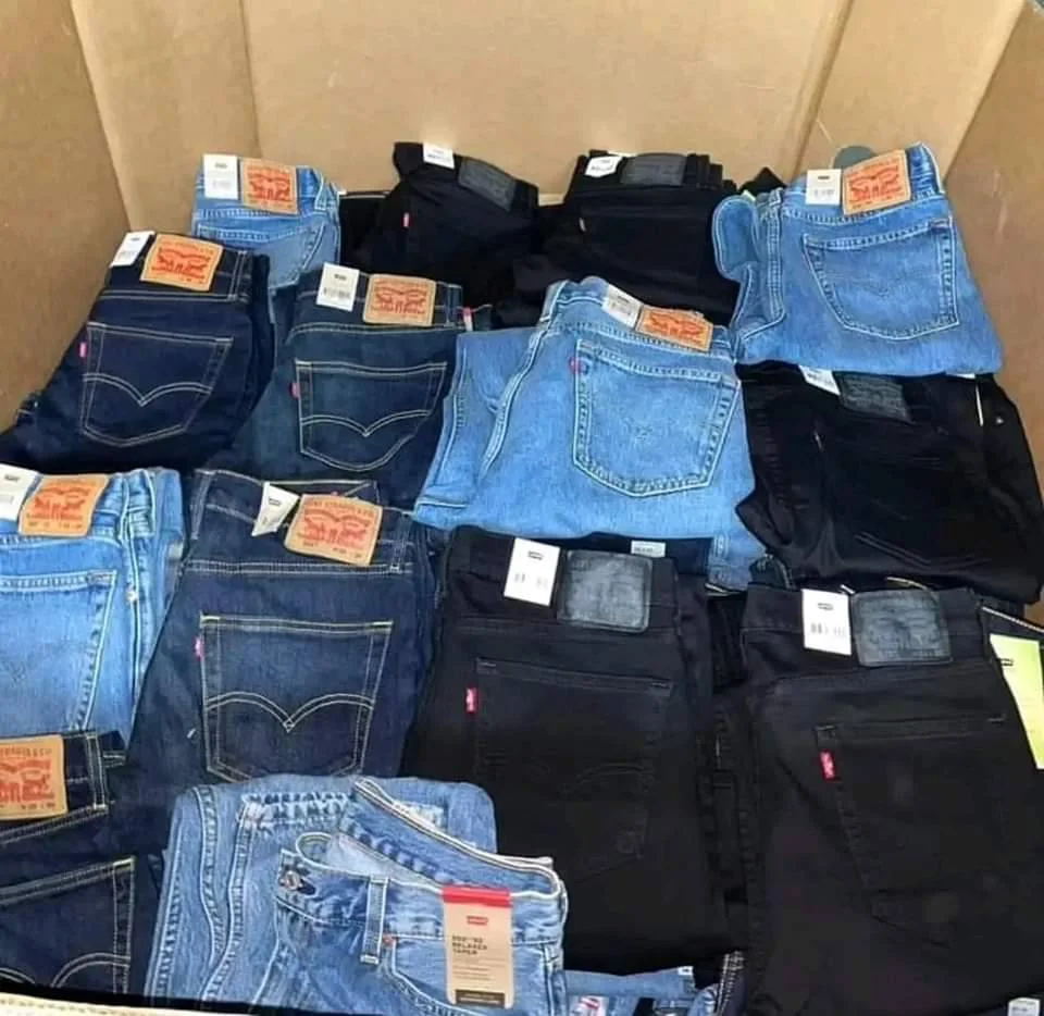 468187719_122123686286560305_6769967976714017999_n.webp Buy Levis Vintage Clothing Pallets with 300 Mixed Pieces | wholesaleclearanceoutlet.com - Image 1