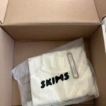 Buy SKIMS clothing pallets – Fashion wholesaler in the USA. - Image 4