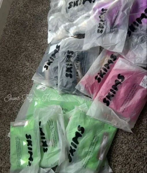 Buy SKIMS clothing pallets – Fashion wholesaler in the USA.
